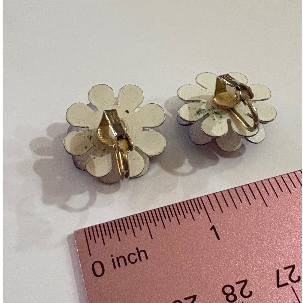 Vintage 1960s Flower Clip On Earrings Red Center Blue Petals Retro Vintage Style - Picture 7 of 10
